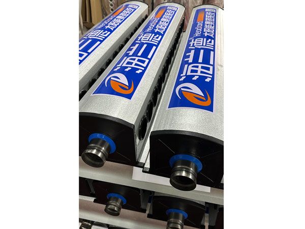 金屬超導(dǎo)熱管集熱器